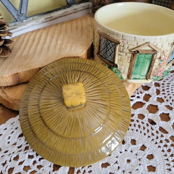 SylvaC # 4816 - Vintage Tatched Cottage Pottery Lidded Trinket Box - Picture 8 of 10